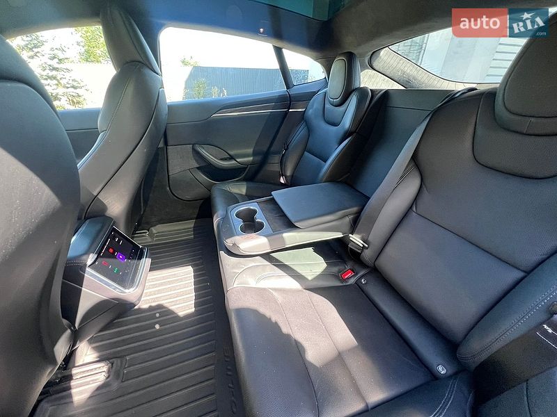 Ліфтбек Tesla Model S 2021 в Києві