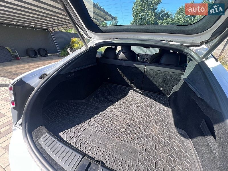 Лифтбек Tesla Model S 2021 в Киеве фото 31 Лифтбек Tesla Model S 2021 в Киеве