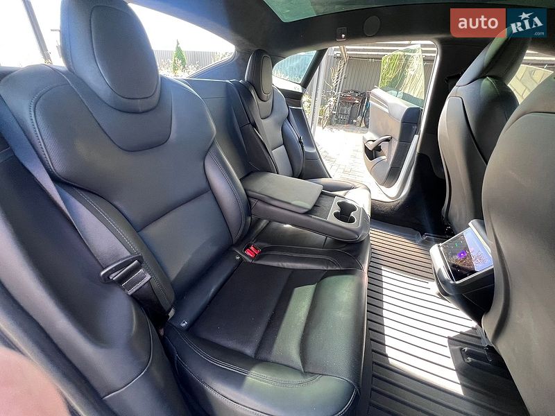 Лифтбек Tesla Model S 2021 в Киеве фото 33 Лифтбек Tesla Model S 2021 в Киеве