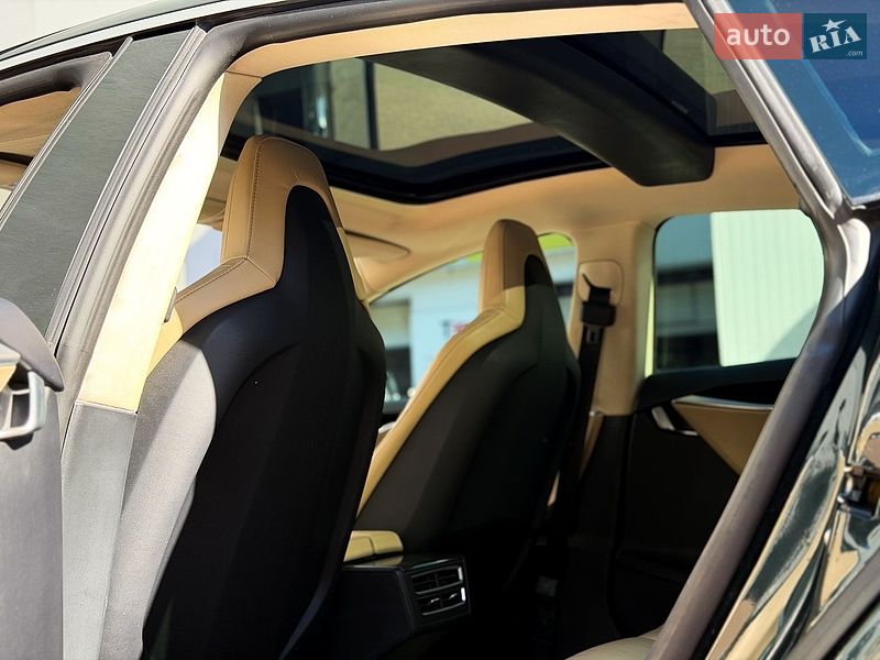 Лифтбек Tesla Model S 2013 в Киеве