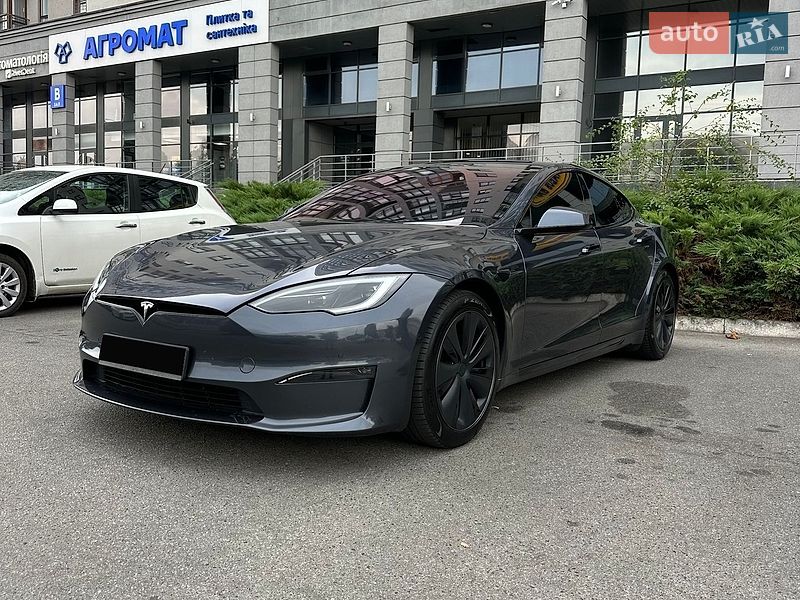 Лифтбек Tesla Model S 2022 в Киеве