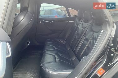 Лифтбек Tesla Model S 2016 в Луцке