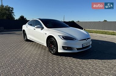 Лифтбек Tesla Model S 2019 в Киеве