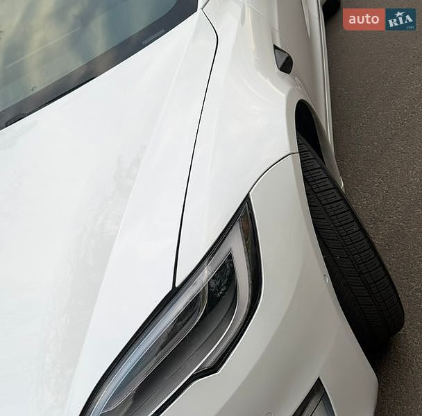 Лифтбек Tesla Model S 2022 в Николаеве