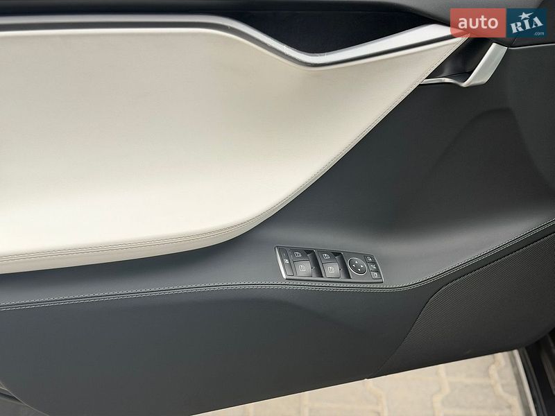 Ліфтбек Tesla Model S 2020 в Тернополі фото 23 Ліфтбек Tesla Model S 2020 в Тернополі