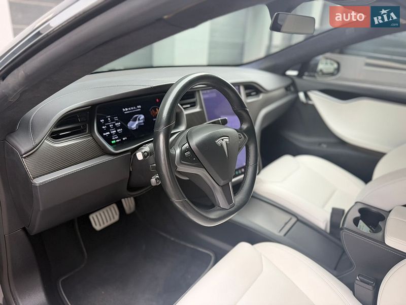 Ліфтбек Tesla Model S 2020 в Тернополі фото 26 Ліфтбек Tesla Model S 2020 в Тернополі