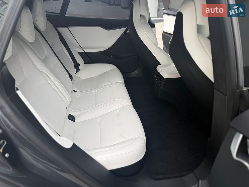 Ліфтбек Tesla Model S 2020 в Тернополі фото 28 Ліфтбек Tesla Model S 2020 в Тернополі