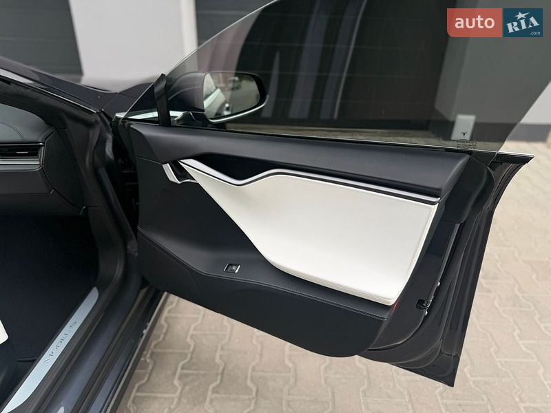 Ліфтбек Tesla Model S 2020 в Тернополі фото 30 Ліфтбек Tesla Model S 2020 в Тернополі