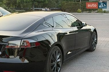 Лифтбек Tesla Model S 2017 в Луцке