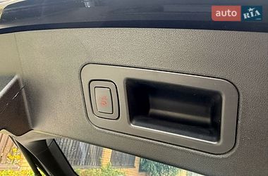 Ліфтбек Tesla Model S 2014 в Львові