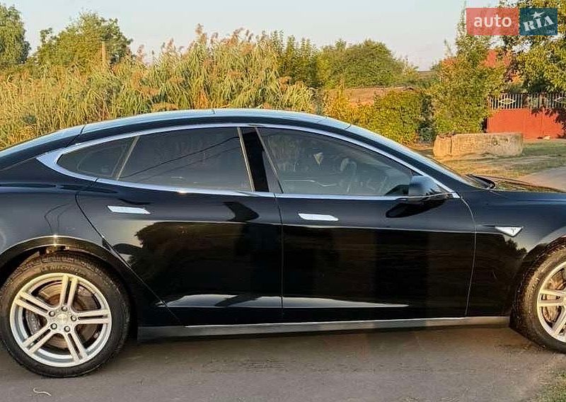 Ліфтбек Tesla Model S 2014 в Одесі