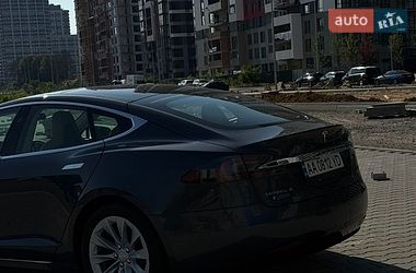 Ліфтбек Tesla Model S 2016 в Києві