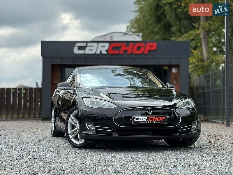 Лифтбек Tesla Model S 2015 в Стрые
