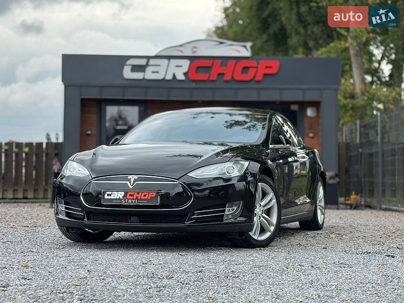 Лифтбек Tesla Model S 2015 в Стрые