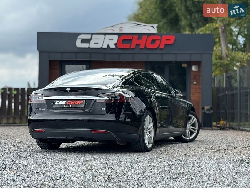 Лифтбек Tesla Model S 2015 в Стрые