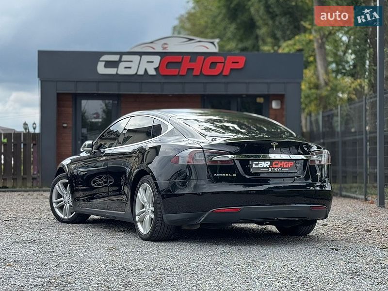 Лифтбек Tesla Model S 2015 в Стрые