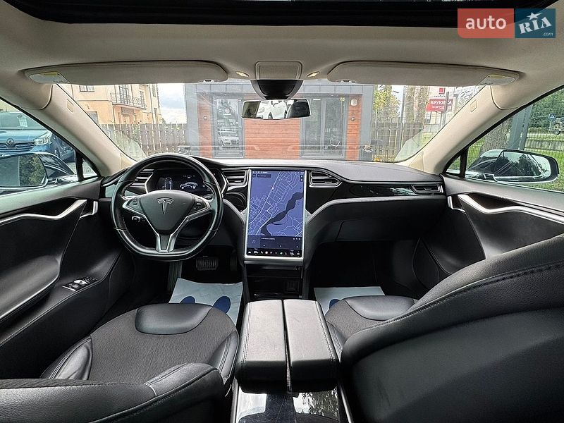 Лифтбек Tesla Model S 2015 в Стрые