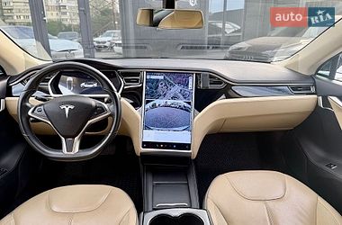 Ліфтбек Tesla Model S 2013 в Полтаві
