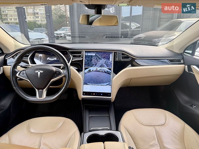 Ліфтбек Tesla Model S 2013 в Полтаві