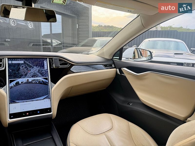Ліфтбек Tesla Model S 2013 в Полтаві