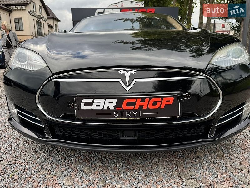 Лифтбек Tesla Model S 2015 в Стрые
