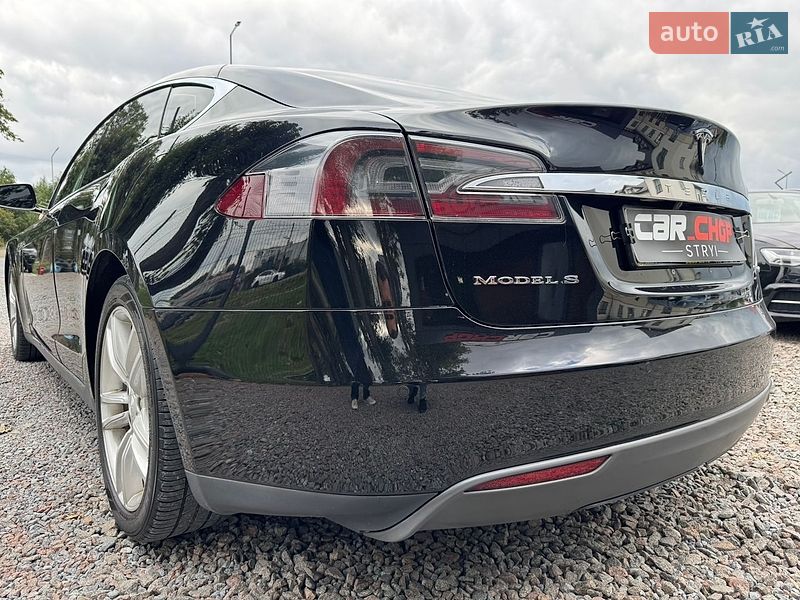 Лифтбек Tesla Model S 2015 в Стрые