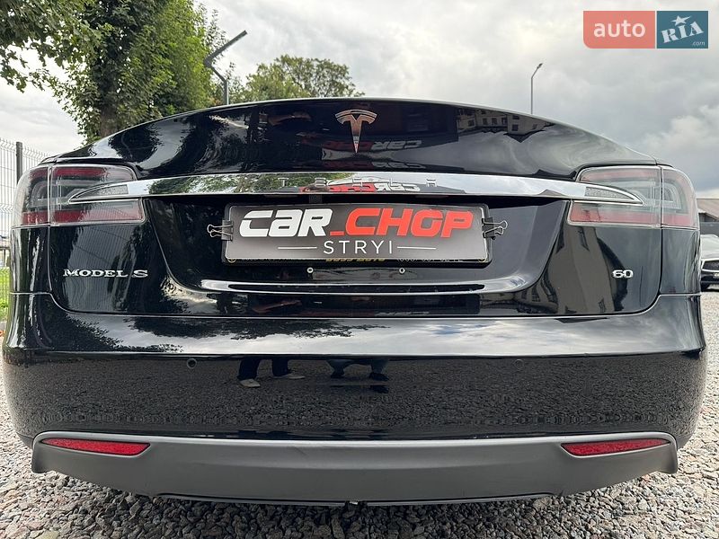 Лифтбек Tesla Model S 2015 в Стрые