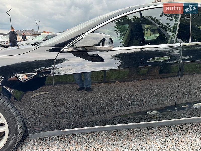 Лифтбек Tesla Model S 2015 в Стрые