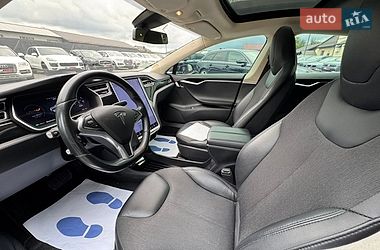 Лифтбек Tesla Model S 2015 в Стрые