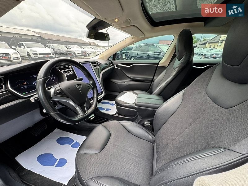 Лифтбек Tesla Model S 2015 в Стрые