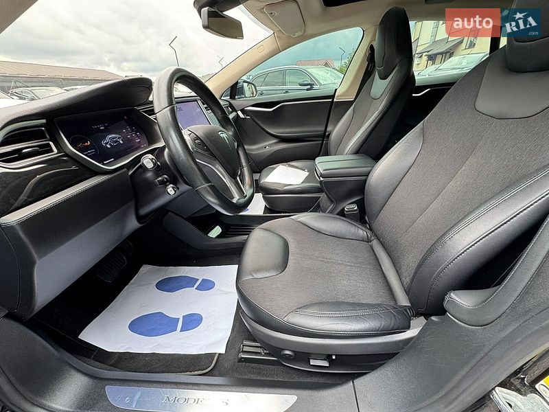 Лифтбек Tesla Model S 2015 в Стрые
