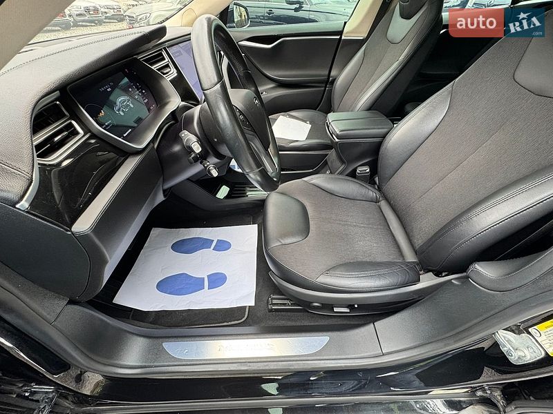 Лифтбек Tesla Model S 2015 в Стрые
