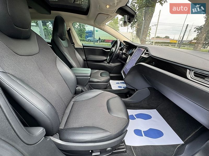 Лифтбек Tesla Model S 2015 в Стрые