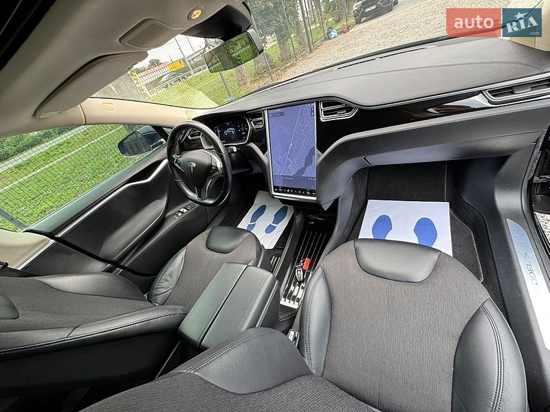 Лифтбек Tesla Model S 2015 в Стрые