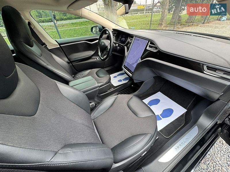 Лифтбек Tesla Model S 2015 в Стрые