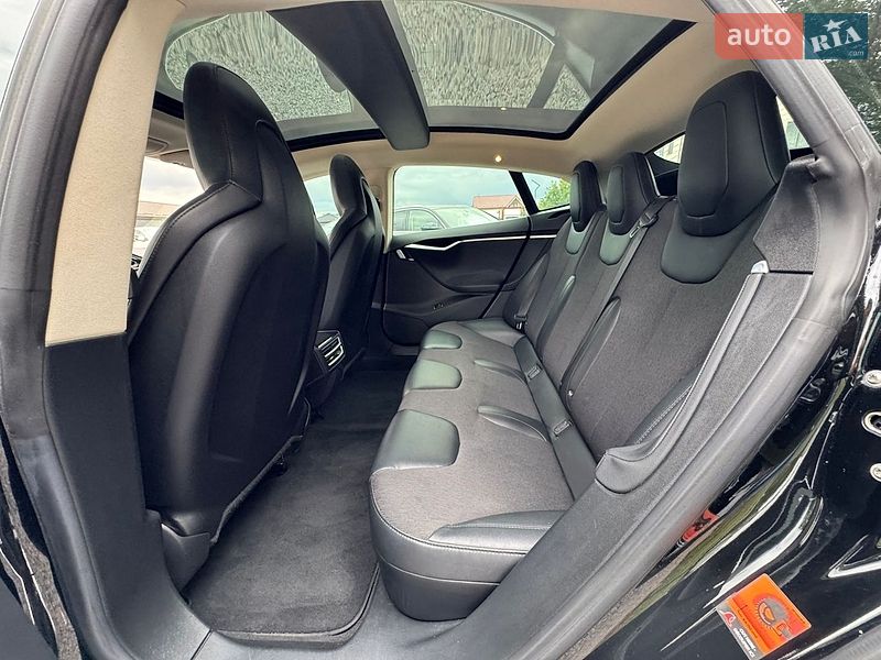 Лифтбек Tesla Model S 2015 в Стрые