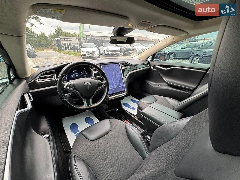 Лифтбек Tesla Model S 2015 в Стрые