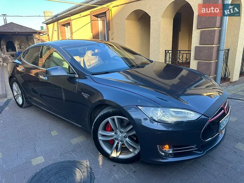 Tesla Model S