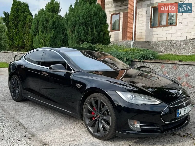 Tesla Model S 2014