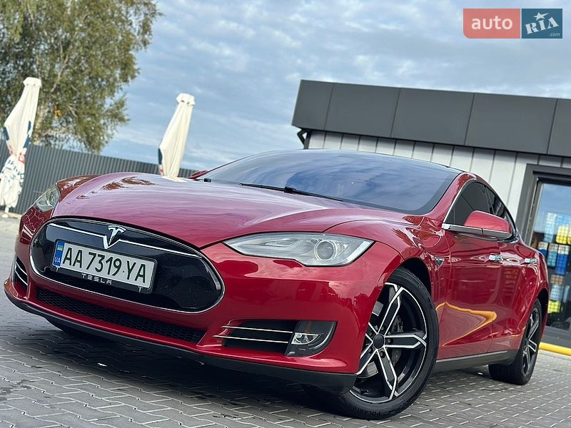 Tesla Model S 2013
