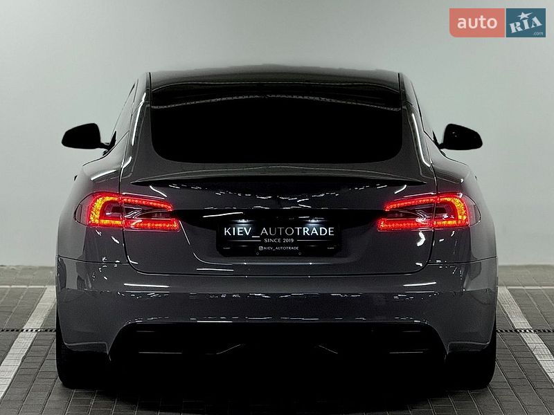 Ліфтбек Tesla Model S 2021 в Києві