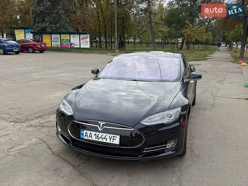 Tesla Model S 2013