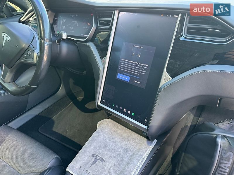 Лифтбек Tesla Model S 2018 в Запорожье