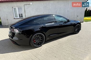 Лифтбек Tesla Model S 2020 в Нововолынске