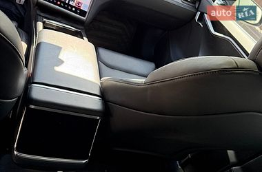Лифтбек Tesla Model S 2020 в Нововолынске