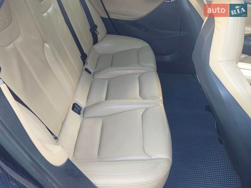 Лифтбек Tesla Model S 2014 в Ивано-Франковске