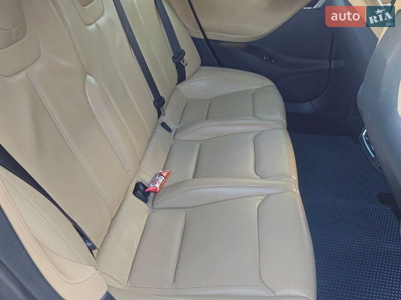 Лифтбек Tesla Model S 2014 в Ивано-Франковске