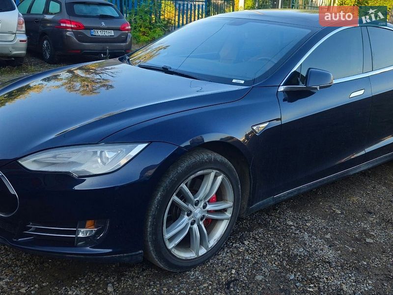 Лифтбек Tesla Model S 2014 в Ивано-Франковске