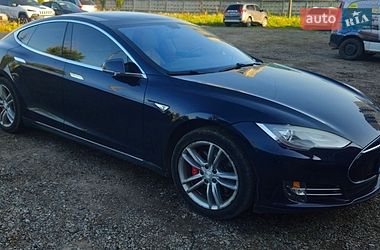 Лифтбек Tesla Model S 2014 в Ивано-Франковске