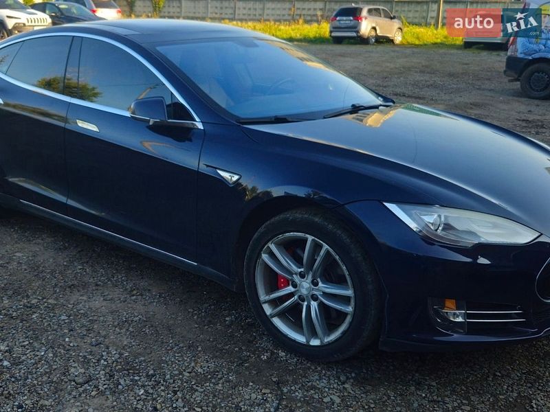 Лифтбек Tesla Model S 2014 в Ивано-Франковске